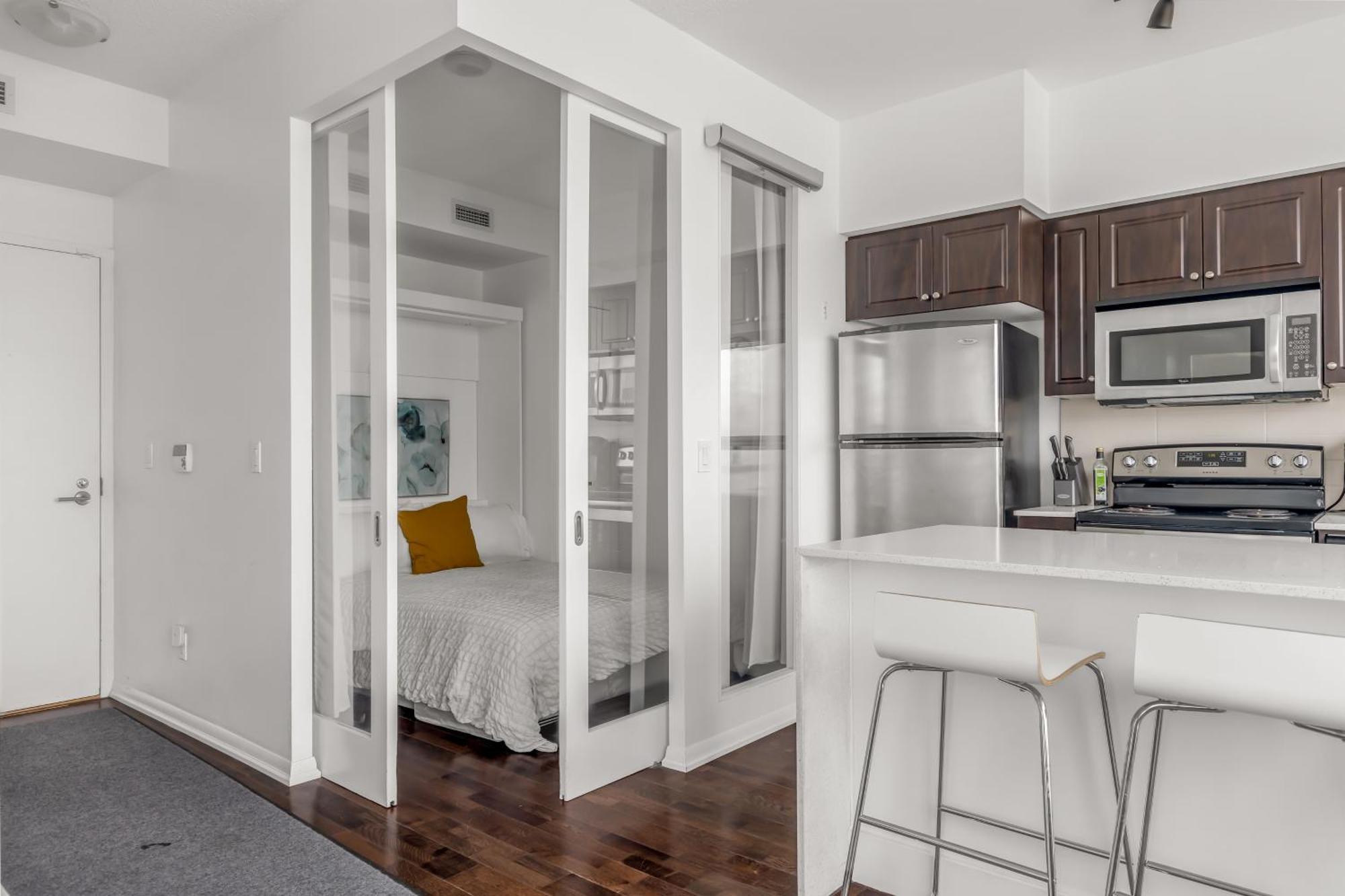 2 Bedroom Waterfront Condo Downtown W/ Free Parking Toronto Extérieur photo