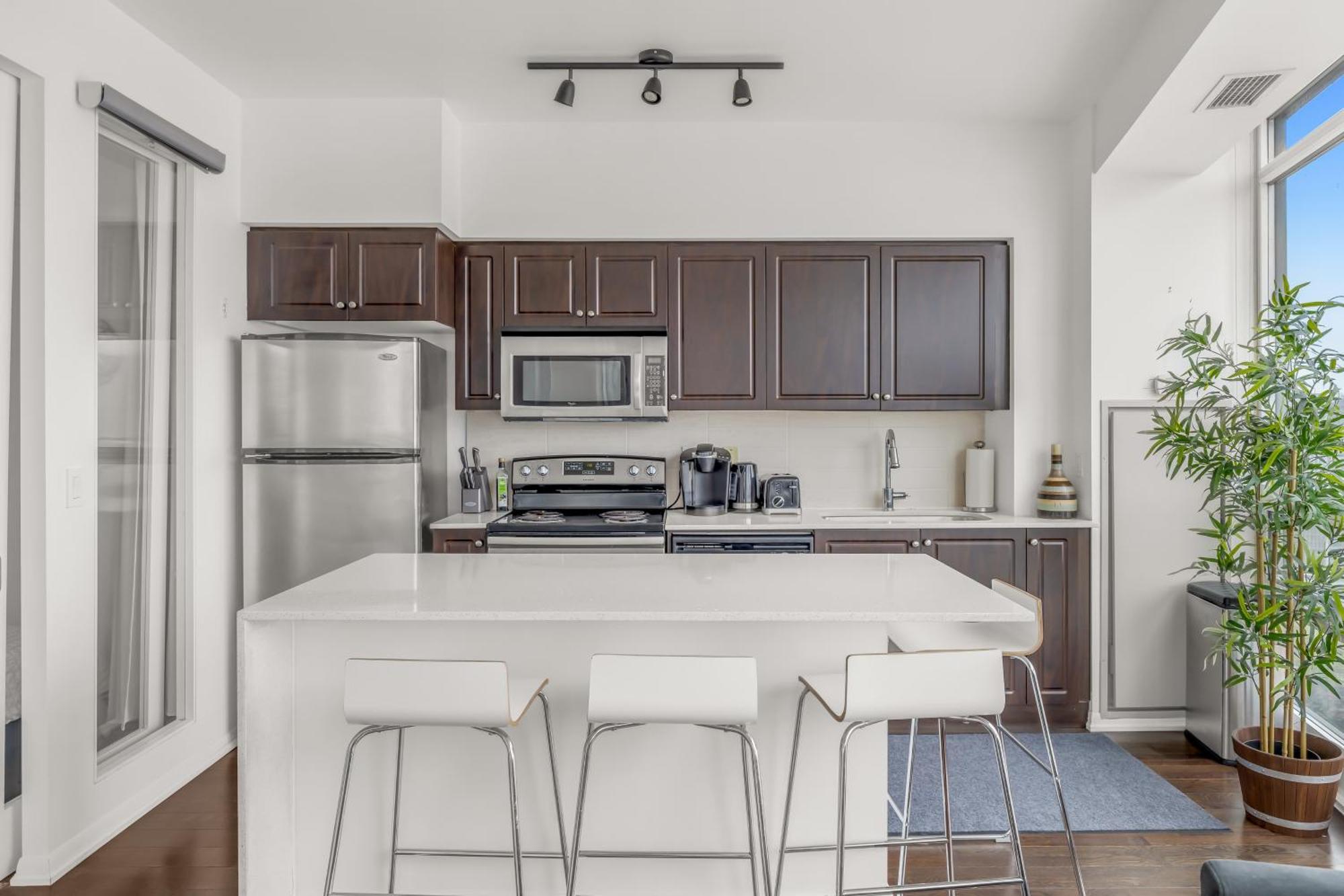 2 Bedroom Waterfront Condo Downtown W/ Free Parking Toronto Extérieur photo
