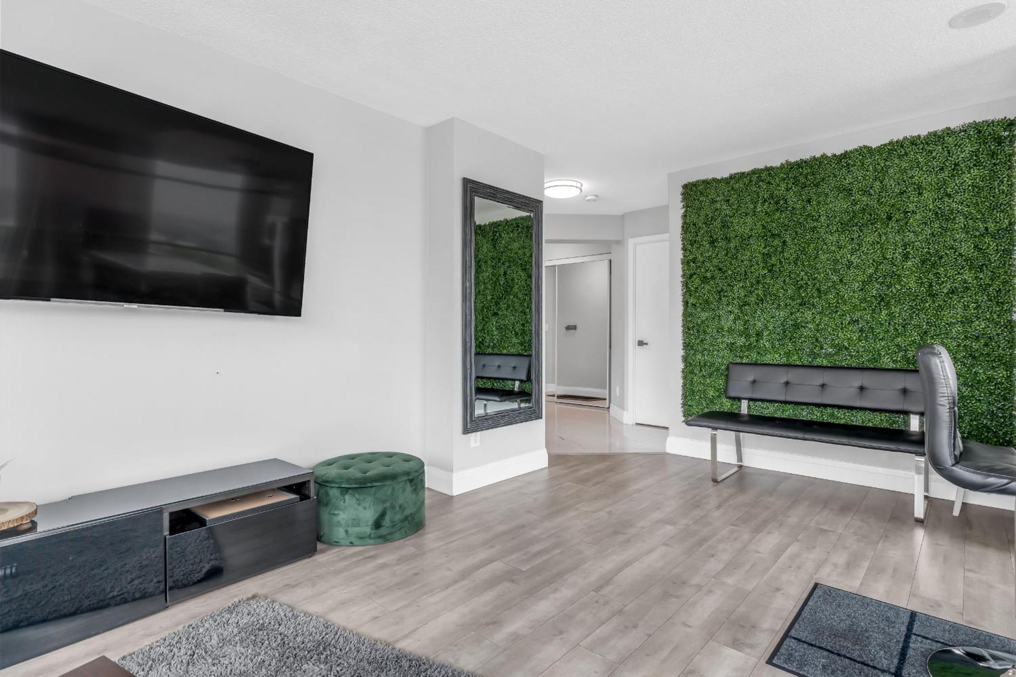 2 Bedroom Waterfront Condo Downtown W/ Free Parking Toronto Extérieur photo