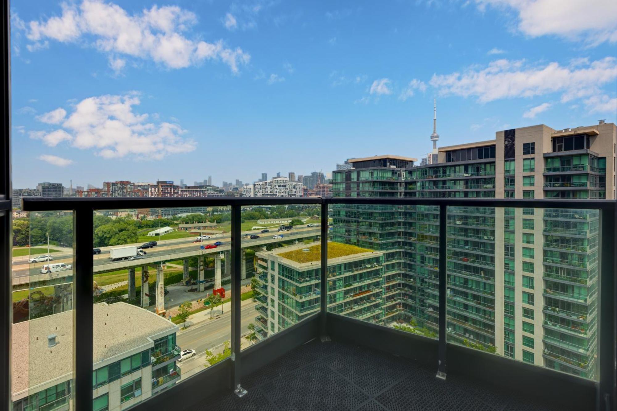 2 Bedroom Waterfront Condo Downtown W/ Free Parking Toronto Extérieur photo